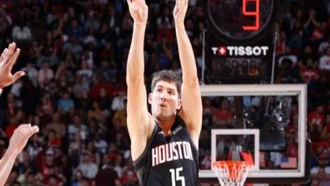 阿莱双响马伦助力多特5-2大胜，仅以一分之差紧随榜首！